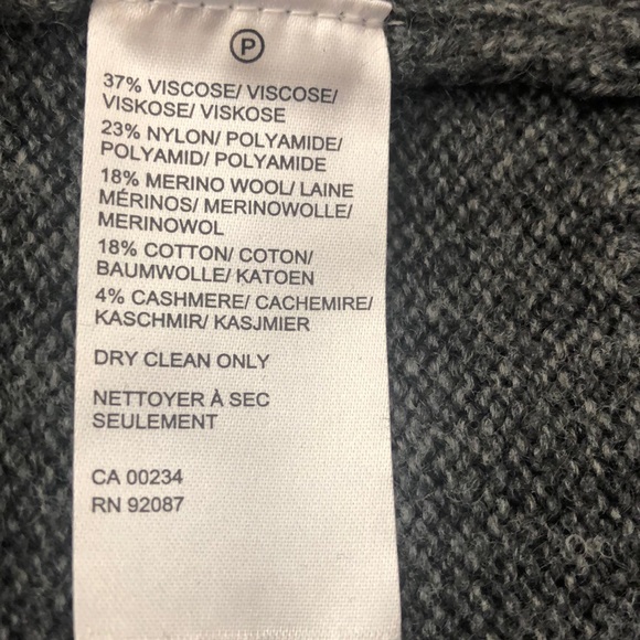 Saks Fifth Avenue NWT lightweight sweater - Picture 3 of 8